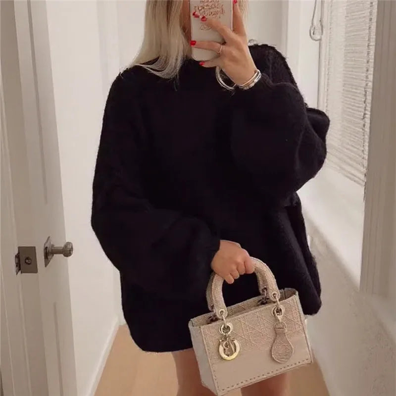 MONIKA| Damski sweter oversize z golfem – idealny na jesień i zimę.