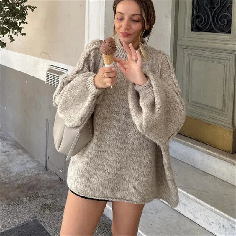 MONIKA| Damski sweter oversize z golfem – idealny na jesień i zimę.